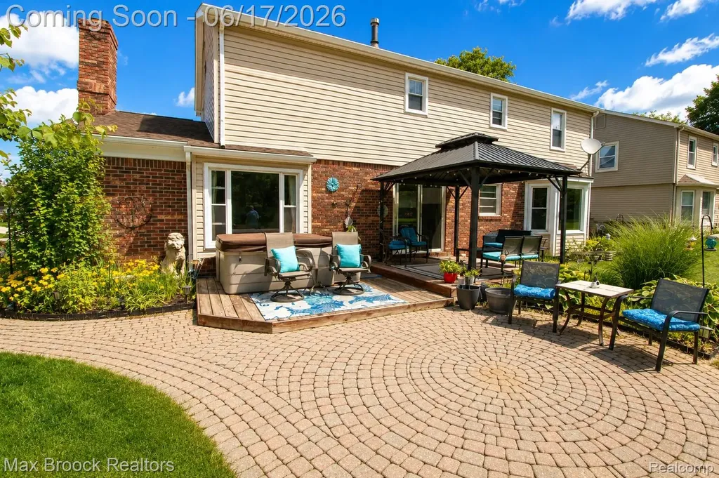 8952 Cynthia Court Commerce Charter Township MI 48382