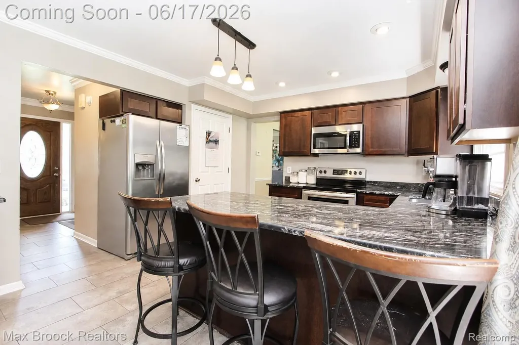 8952 Cynthia Court Commerce Charter Township MI 48382
