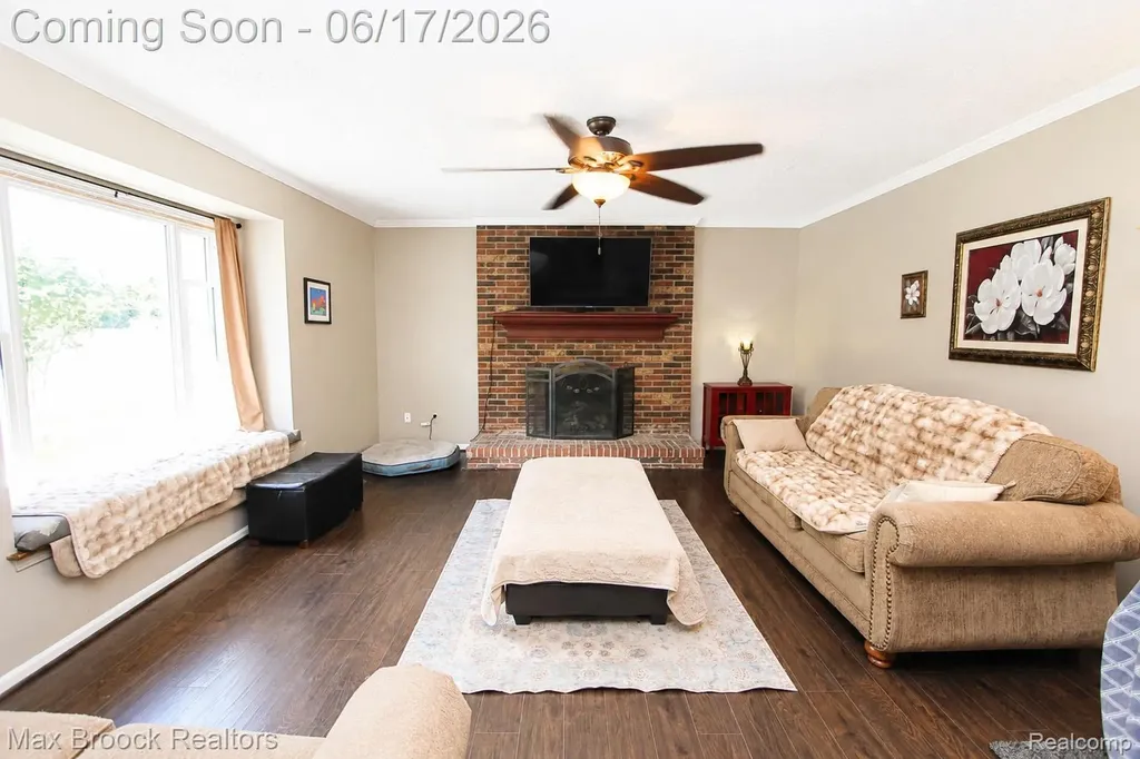 8952 Cynthia Court Commerce Charter Township MI 48382