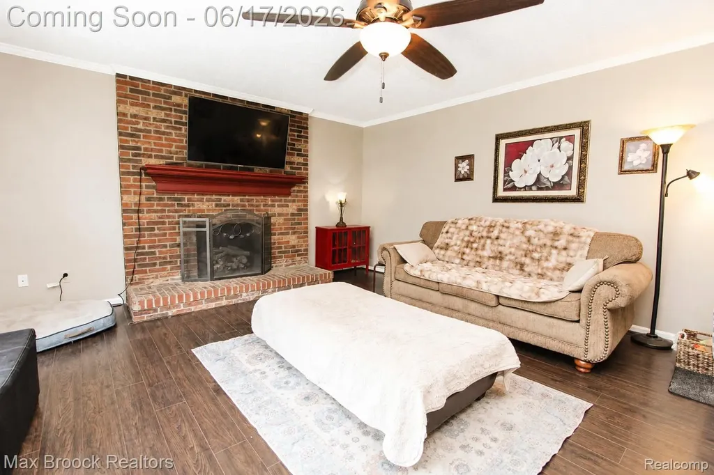 8952 Cynthia Court Commerce Charter Township MI 48382