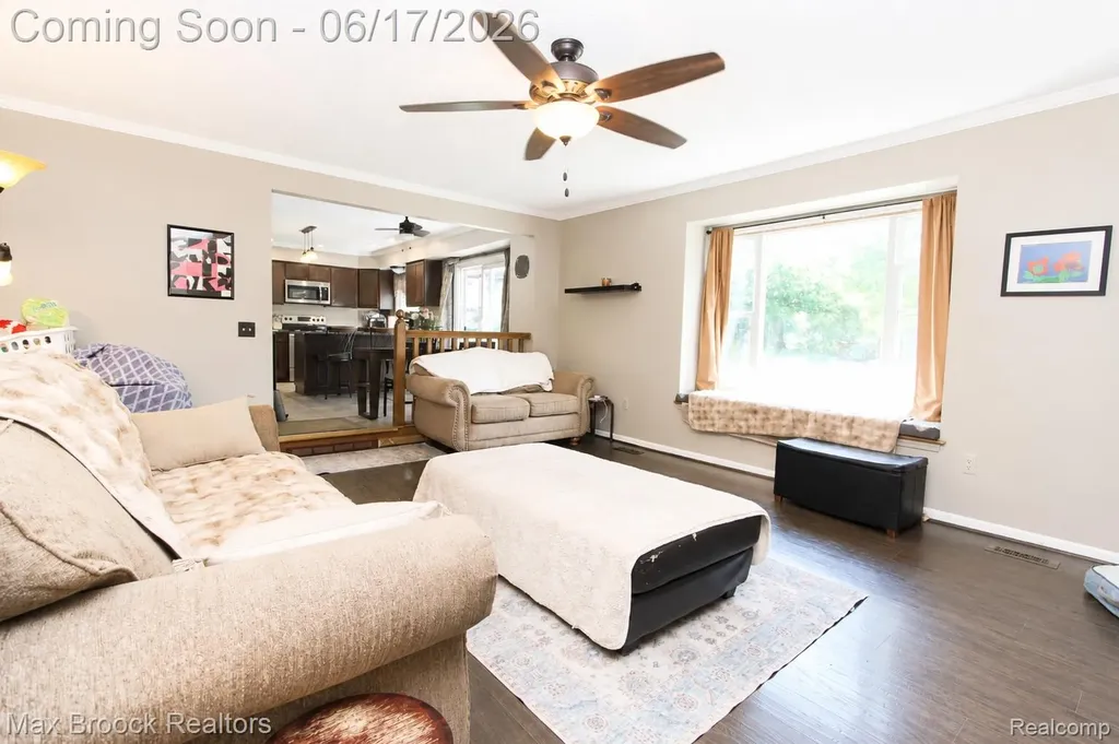 8952 Cynthia Court Commerce Charter Township MI 48382