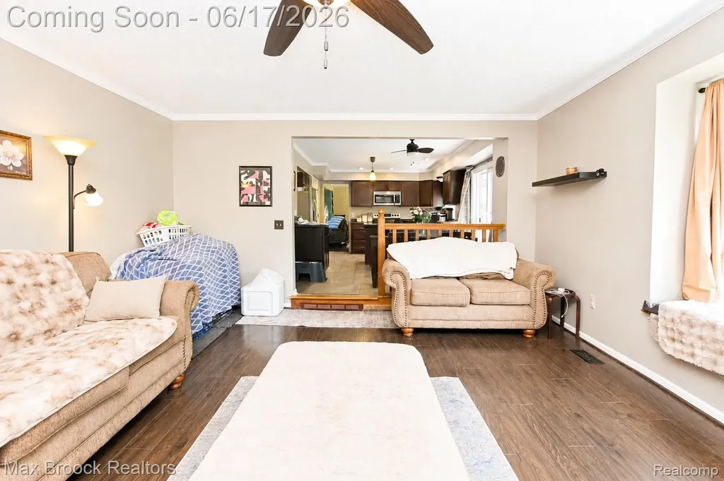 8952 Cynthia Court Commerce Charter Township MI 48382