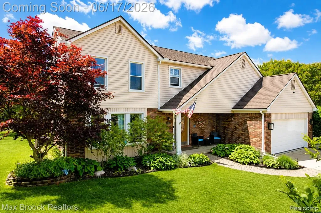 8952 Cynthia Court Commerce Charter Township MI 48382