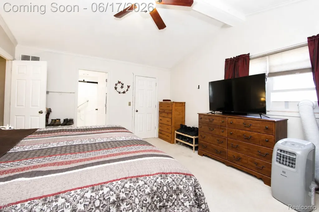 8952 Cynthia Court Commerce Charter Township MI 48382