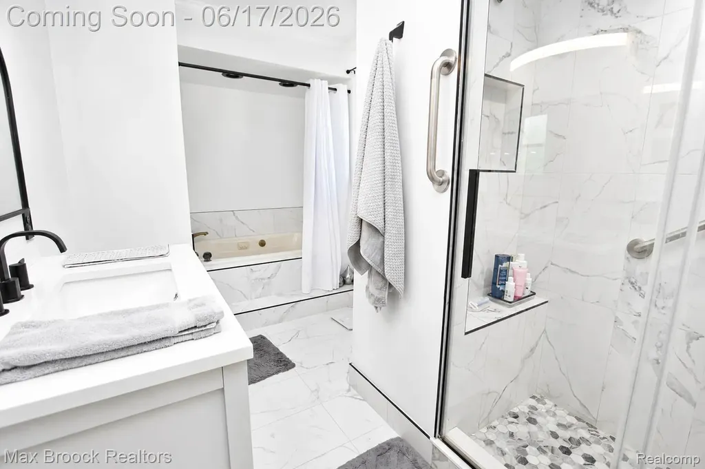 8952 Cynthia Court Commerce Charter Township MI 48382