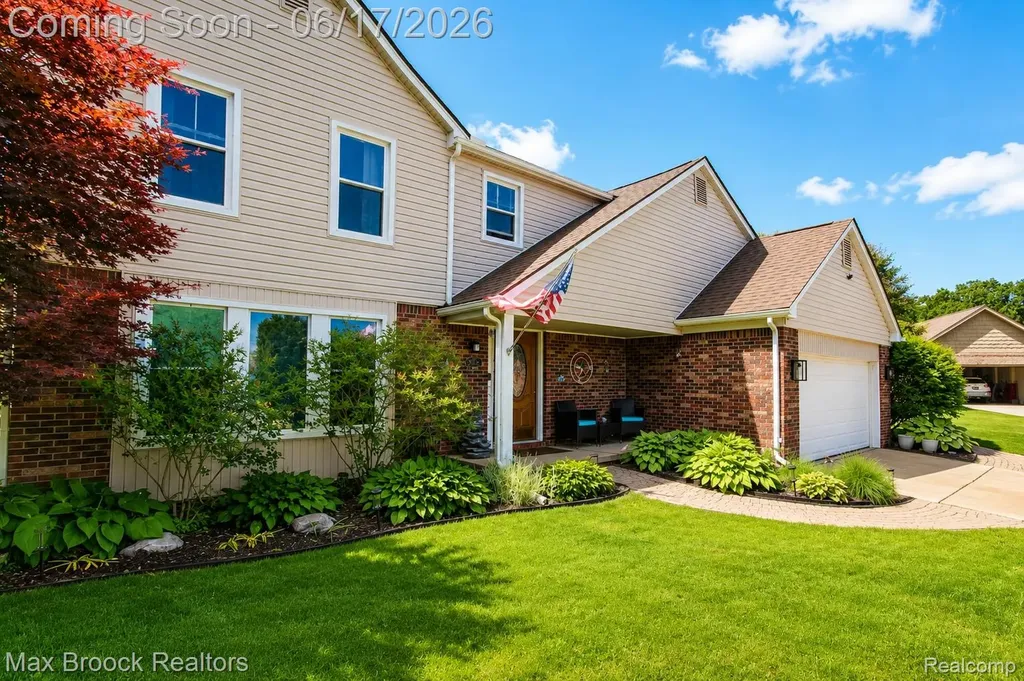 8952 Cynthia Court Commerce Charter Township MI 48382
