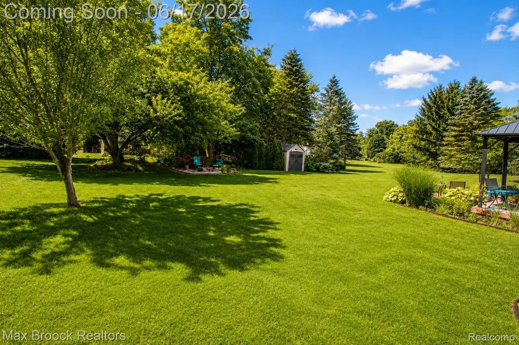 8952 Cynthia Court Commerce Charter Township MI 48382