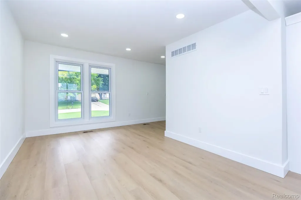 34640 Princeton Street Farmington Hills City MI 48331