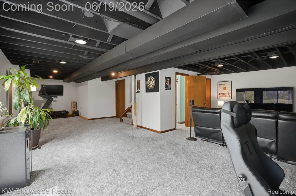 6053 N Bay Springfield Charter Township MI 48346