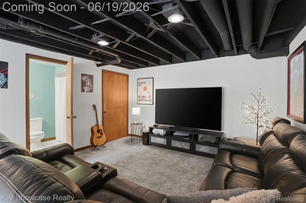 6053 N Bay Springfield Charter Township MI 48346