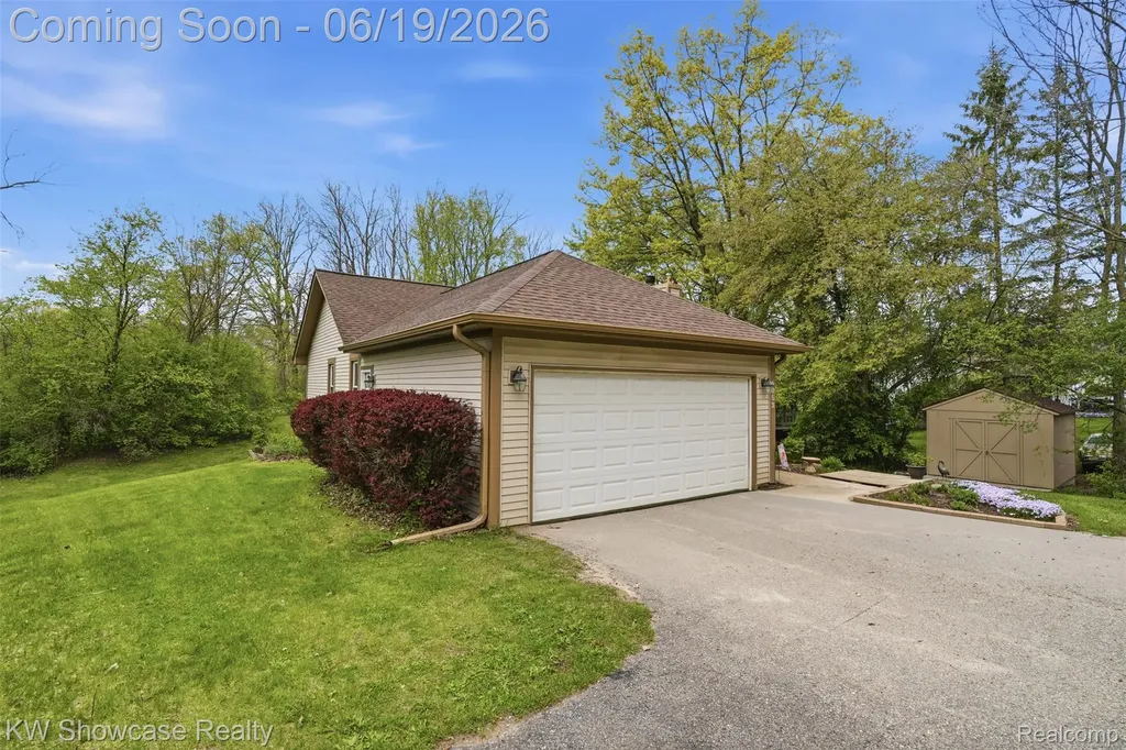 6053 N Bay Springfield Charter Township MI 48346