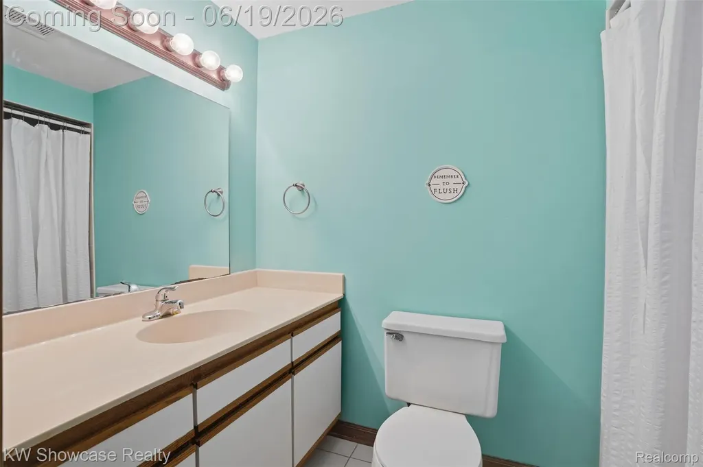 6053 N Bay Springfield Charter Township MI 48346