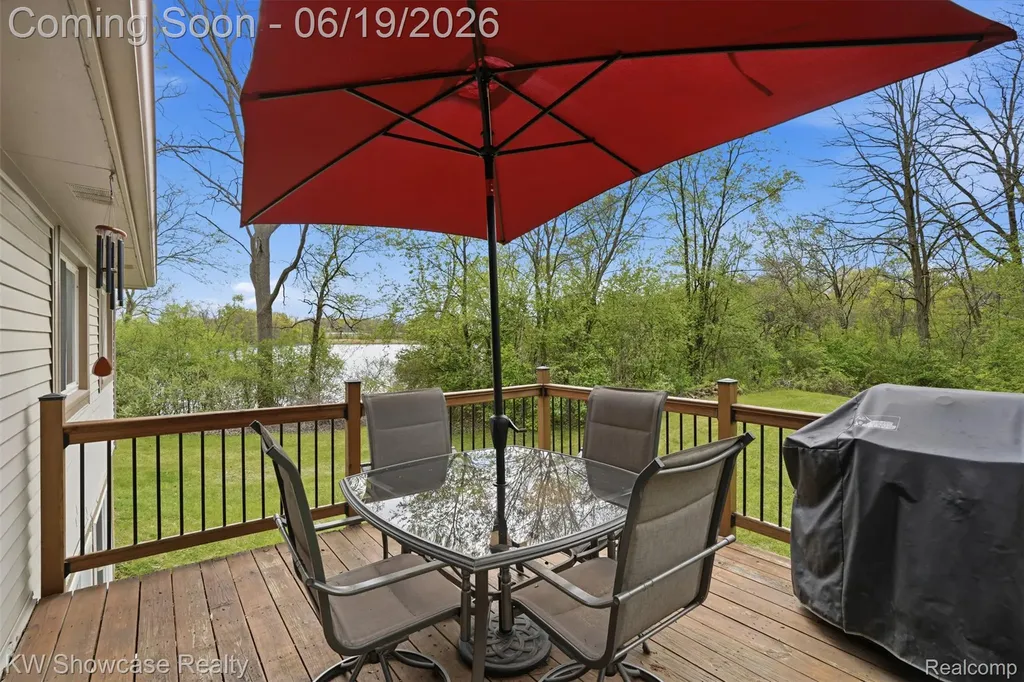 6053 N Bay Springfield Charter Township MI 48346