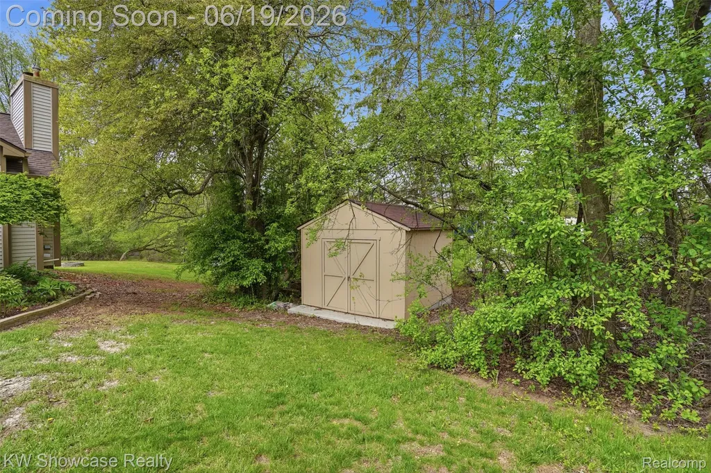 6053 N Bay Springfield Charter Township MI 48346