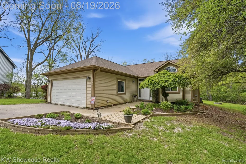 6053 N Bay Springfield Charter Township MI 48346