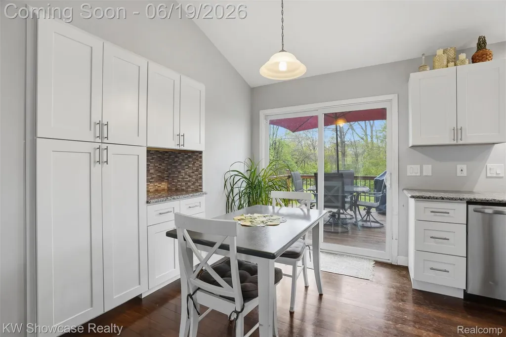 6053 N Bay Springfield Charter Township MI 48346