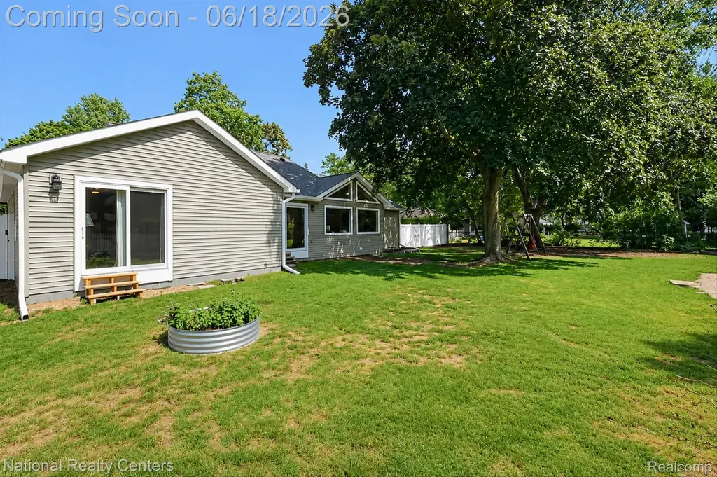 15969 Stamford Street Livonia City MI 48154