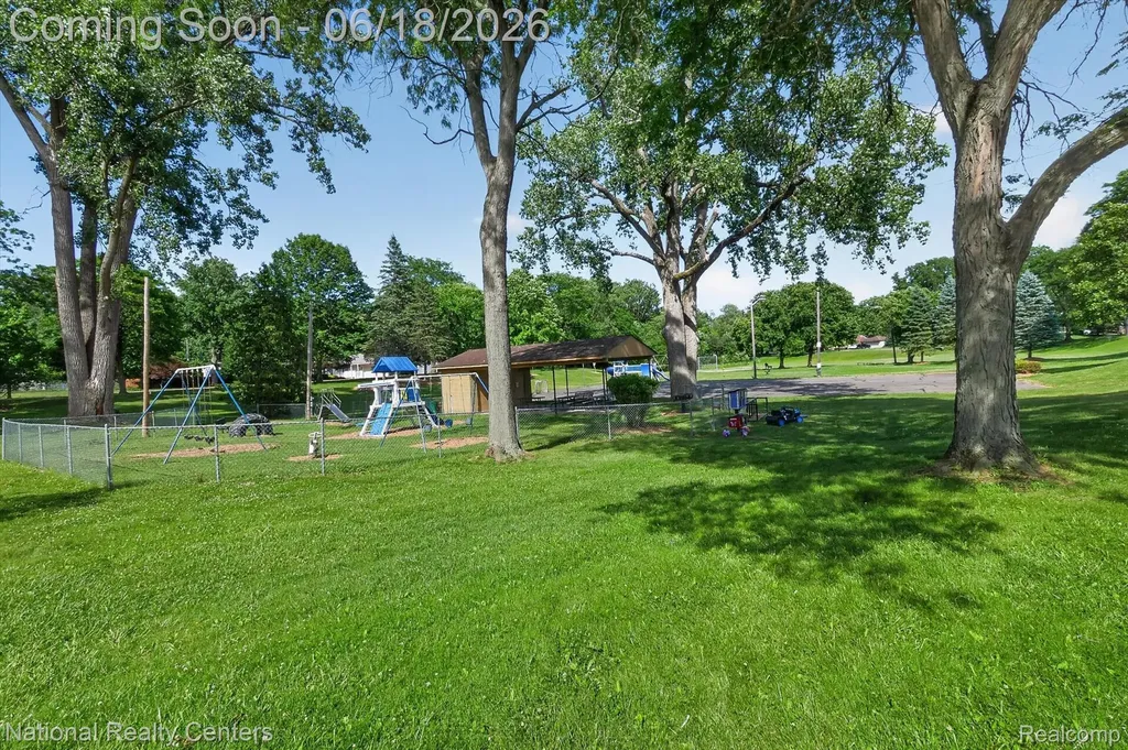 15969 Stamford Street Livonia City MI 48154