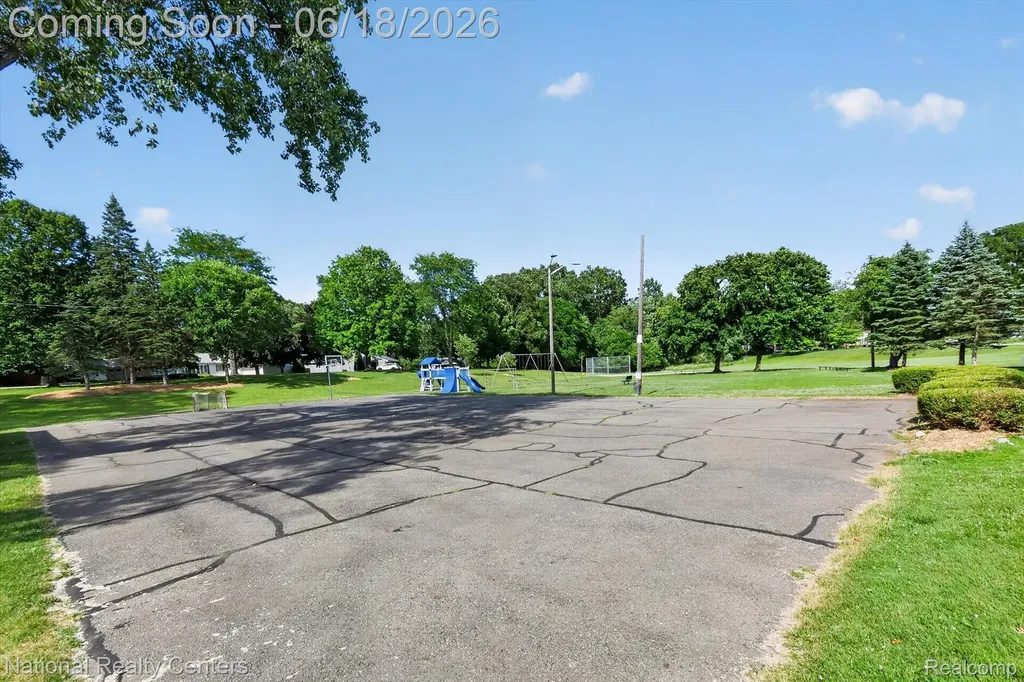 15969 Stamford Street Livonia City MI 48154