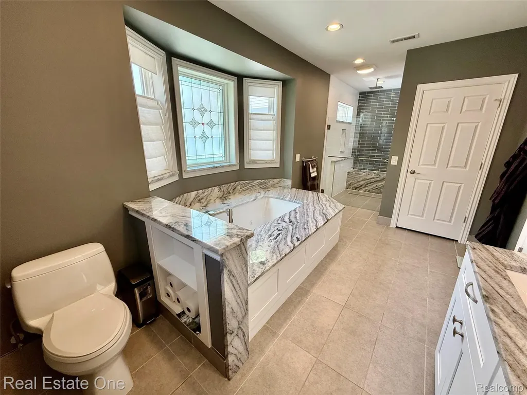 863 Superior Drive Troy City MI 48084
