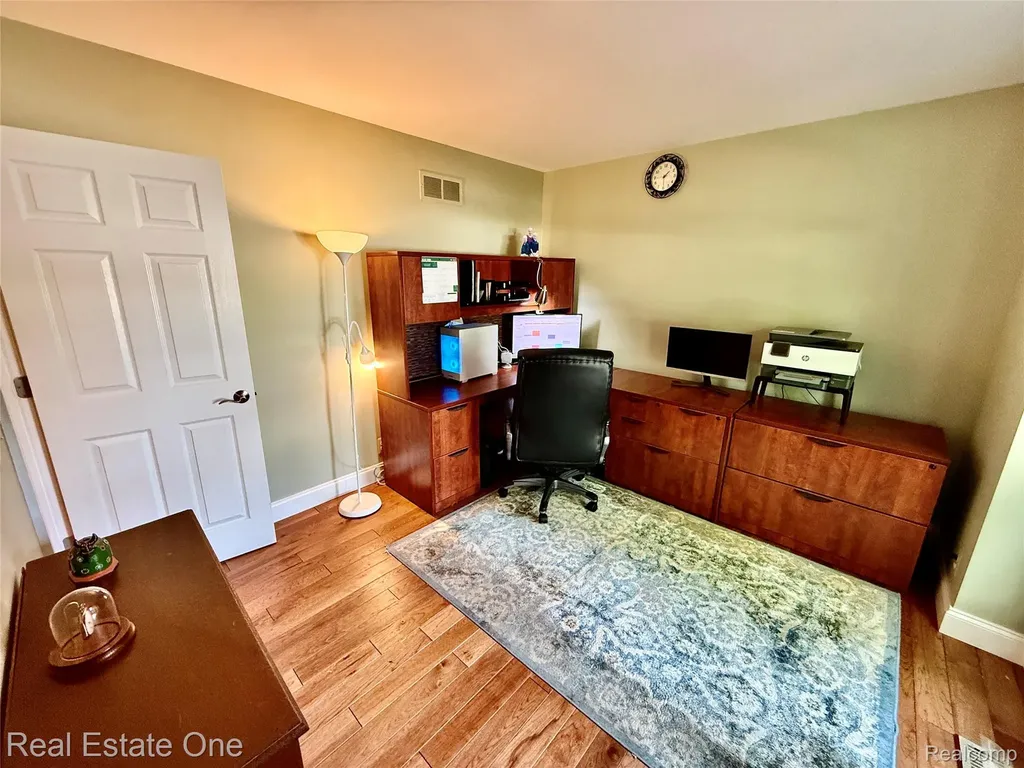 863 Superior Drive Troy City MI 48084