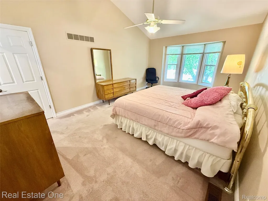 863 Superior Drive Troy City MI 48084