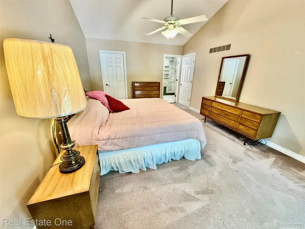863 Superior Drive Troy City MI 48084