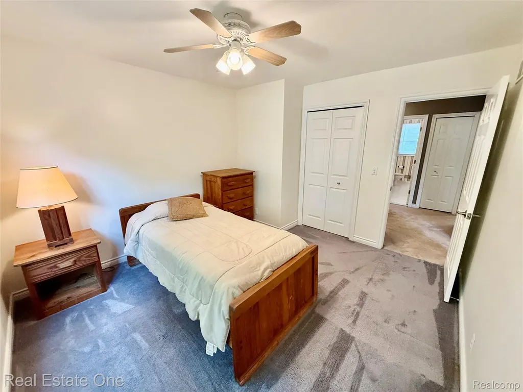 863 Superior Drive Troy City MI 48084