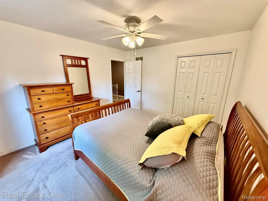 863 Superior Drive Troy City MI 48084