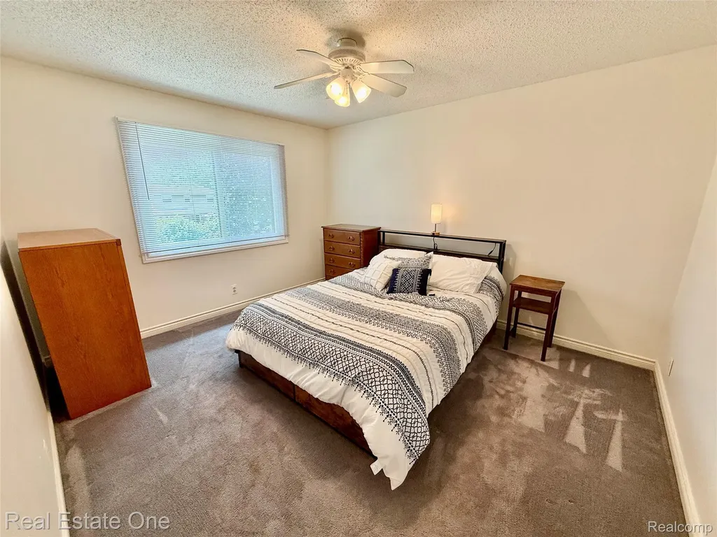 863 Superior Drive Troy City MI 48084