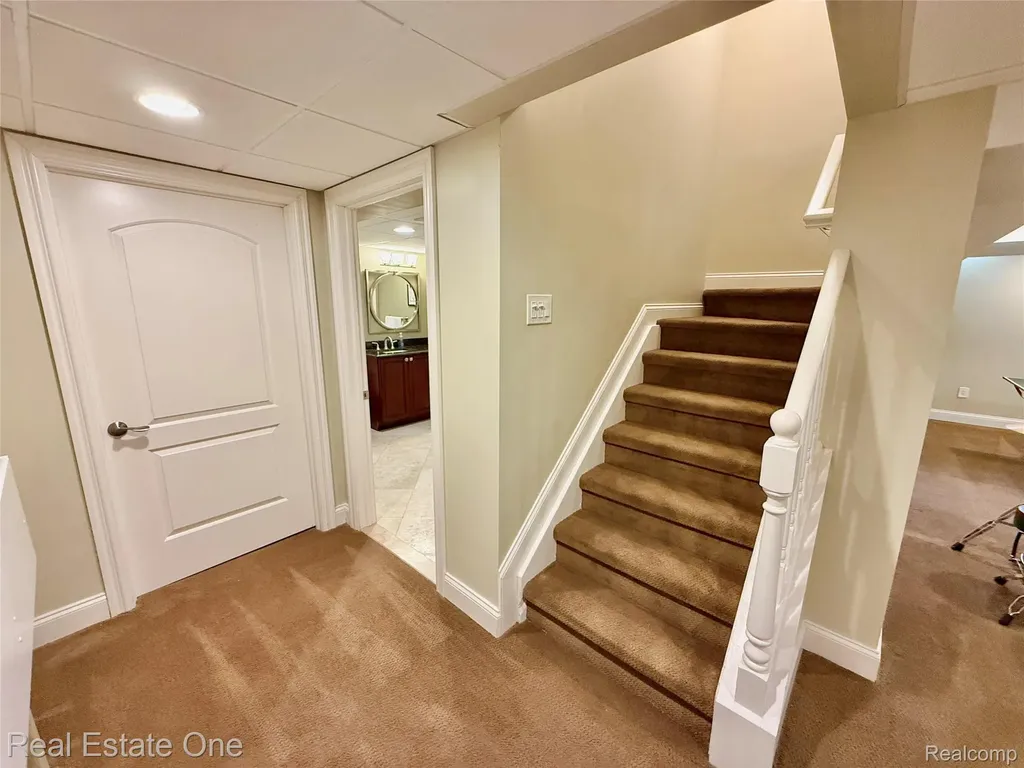 863 Superior Drive Troy City MI 48084