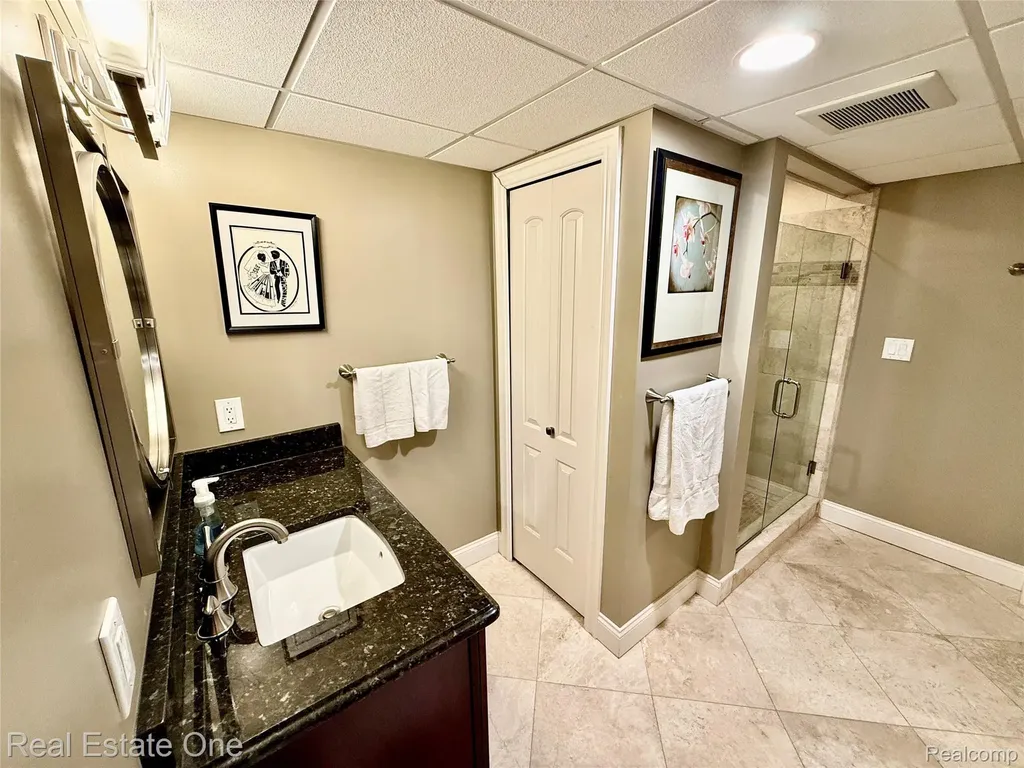 863 Superior Drive Troy City MI 48084