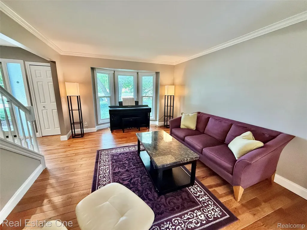863 Superior Drive Troy City MI 48084