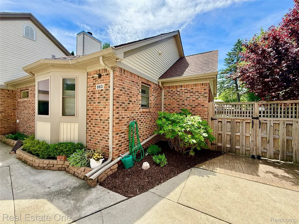 863 Superior Drive Troy City MI 48084