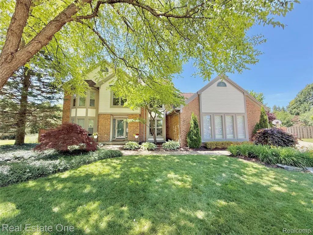 863 Superior Drive Troy City MI 48084