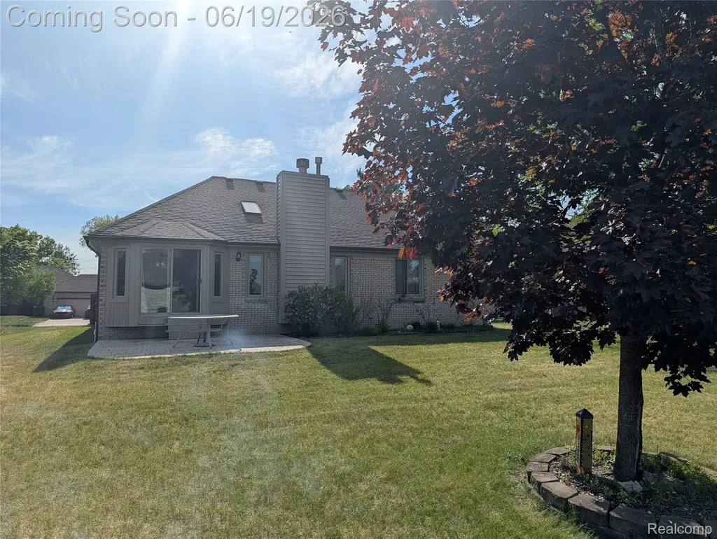 16883 Kenneth Drive Macomb Township MI 48044