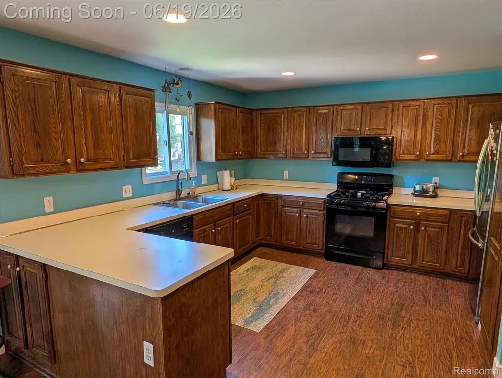 16883 Kenneth Drive Macomb Township MI 48044