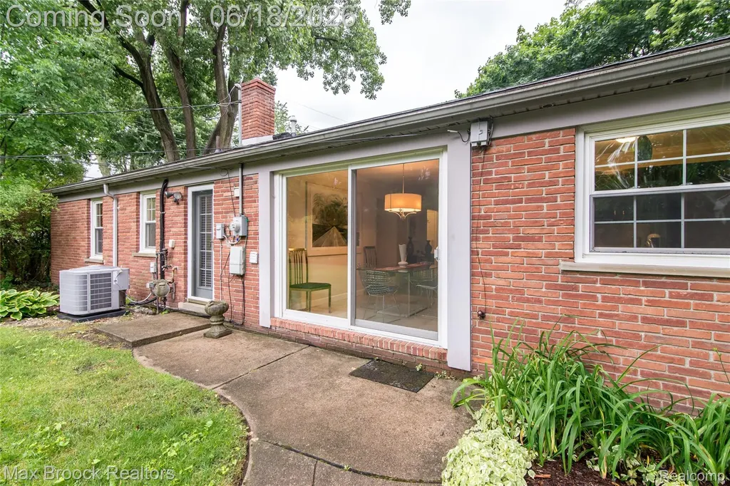 6799 E Dartmoor Road West Bloomfield Charter Township MI 48322