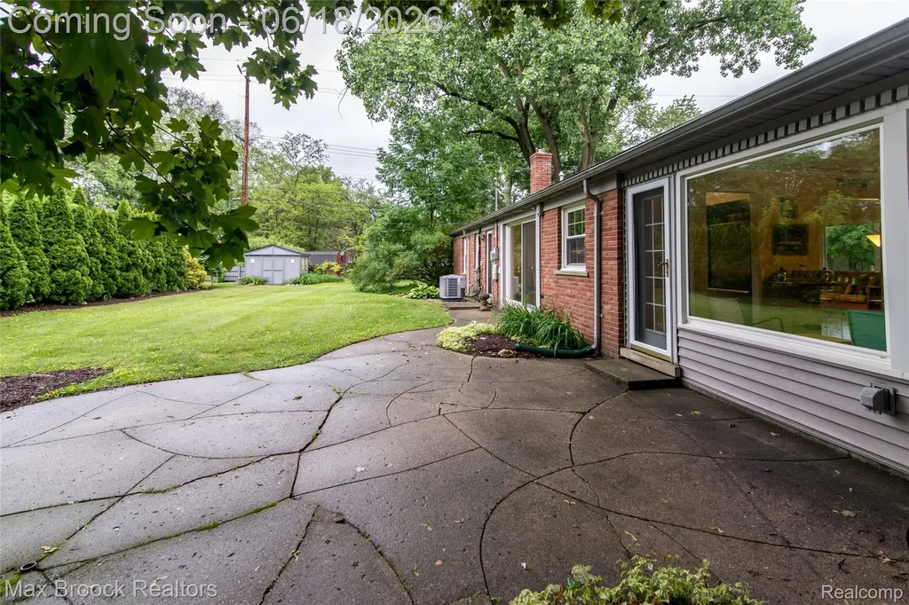 6799 E Dartmoor Road West Bloomfield Charter Township MI 48322