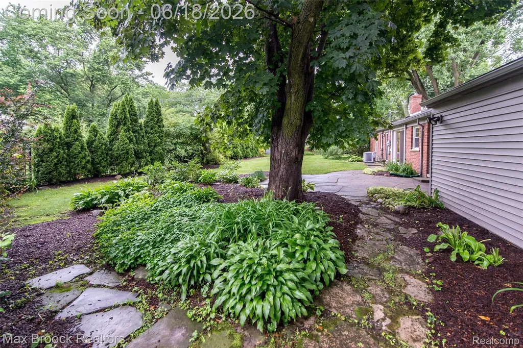 6799 E Dartmoor Road West Bloomfield Charter Township MI 48322