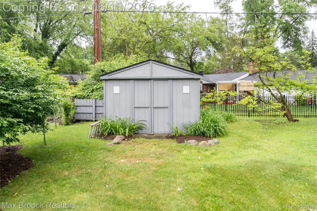 6799 E Dartmoor Road West Bloomfield Charter Township MI 48322