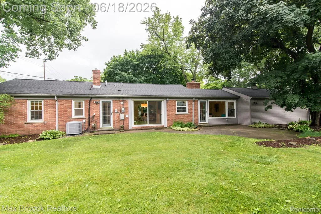 6799 E Dartmoor Road West Bloomfield Charter Township MI 48322