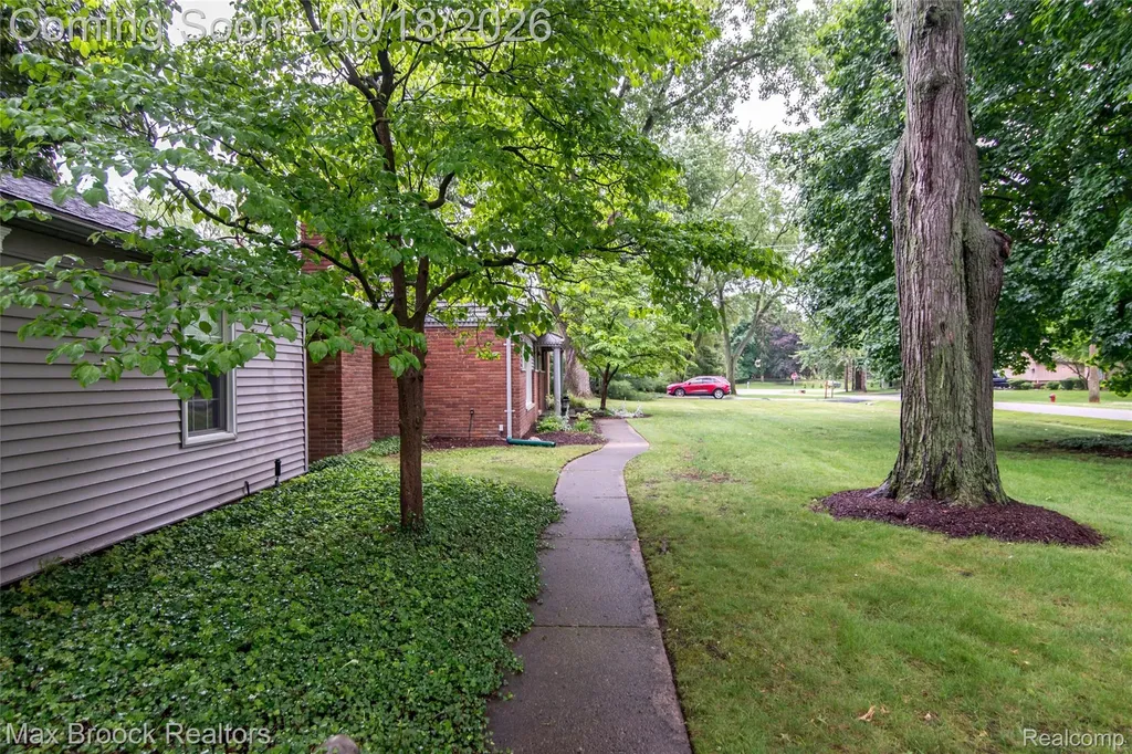 6799 E Dartmoor Road West Bloomfield Charter Township MI 48322