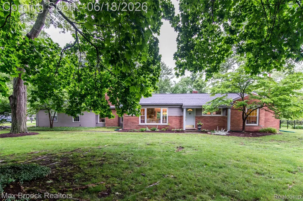 6799 E Dartmoor Road West Bloomfield Charter Township MI 48322