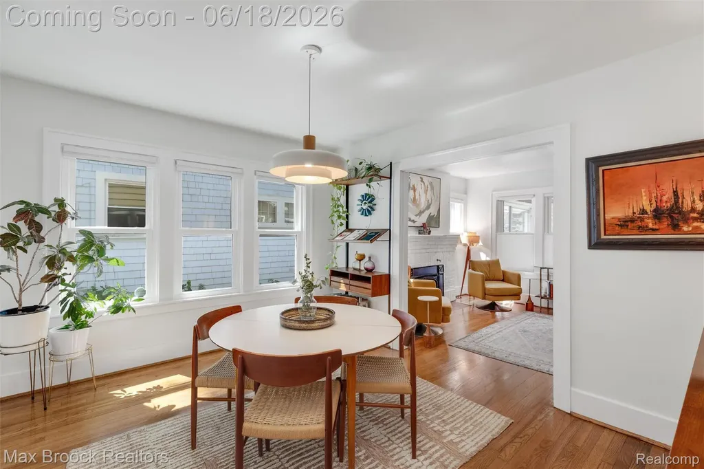 44 Kensington Boulevard Pleasant Ridge City MI 48069