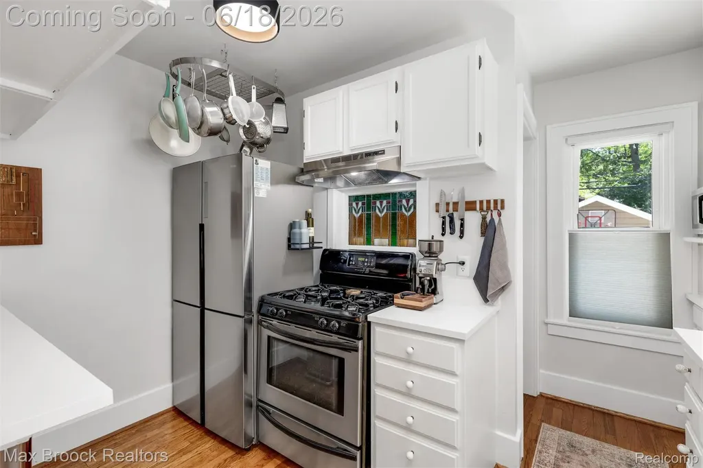 44 Kensington Boulevard Pleasant Ridge City MI 48069