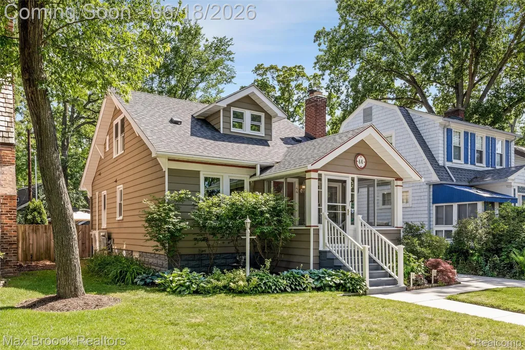 44 Kensington Boulevard Pleasant Ridge City MI 48069