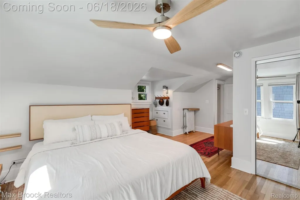 44 Kensington Boulevard Pleasant Ridge City MI 48069