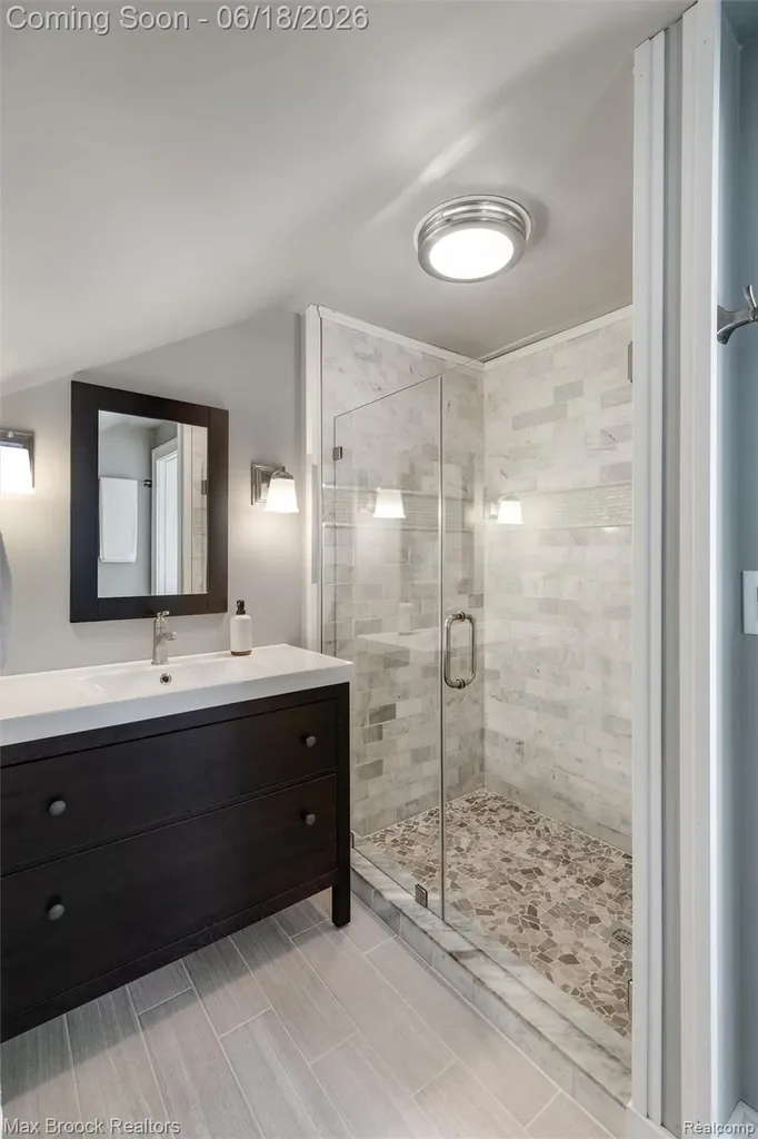 44 Kensington Boulevard Pleasant Ridge City MI 48069