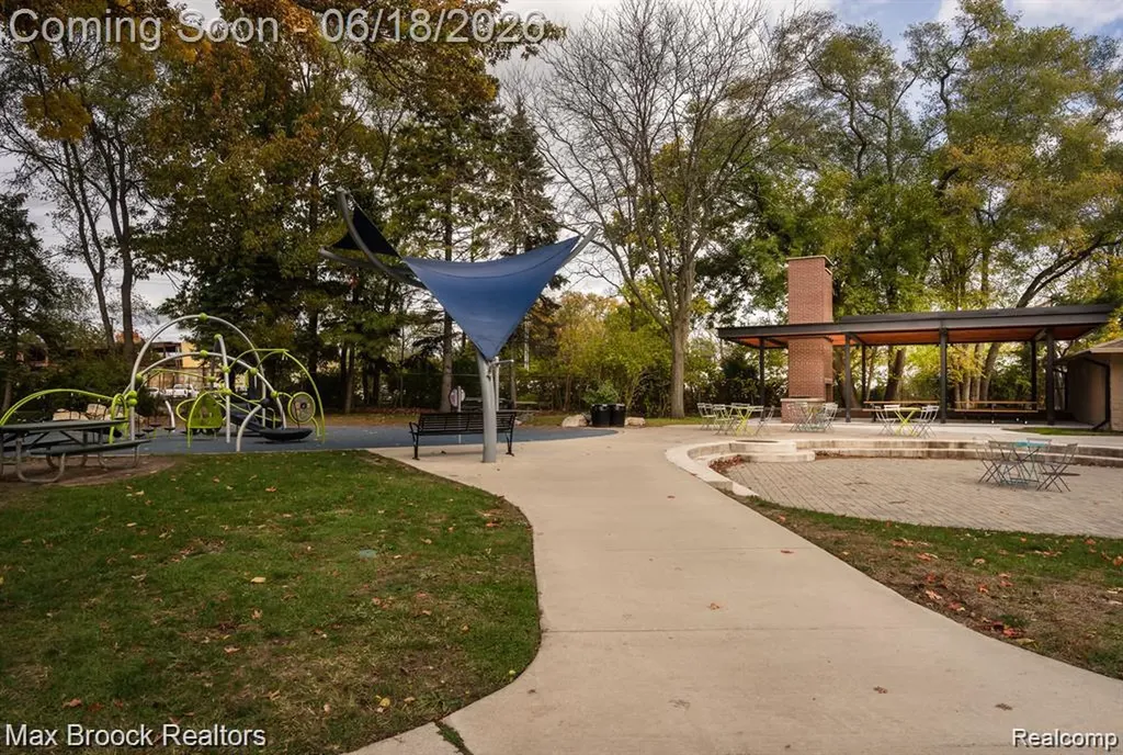 44 Kensington Boulevard Pleasant Ridge City MI 48069